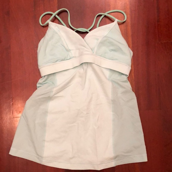 Lululemon Light Blue / Green Workout Top Size 6 - Picture 1 of 4